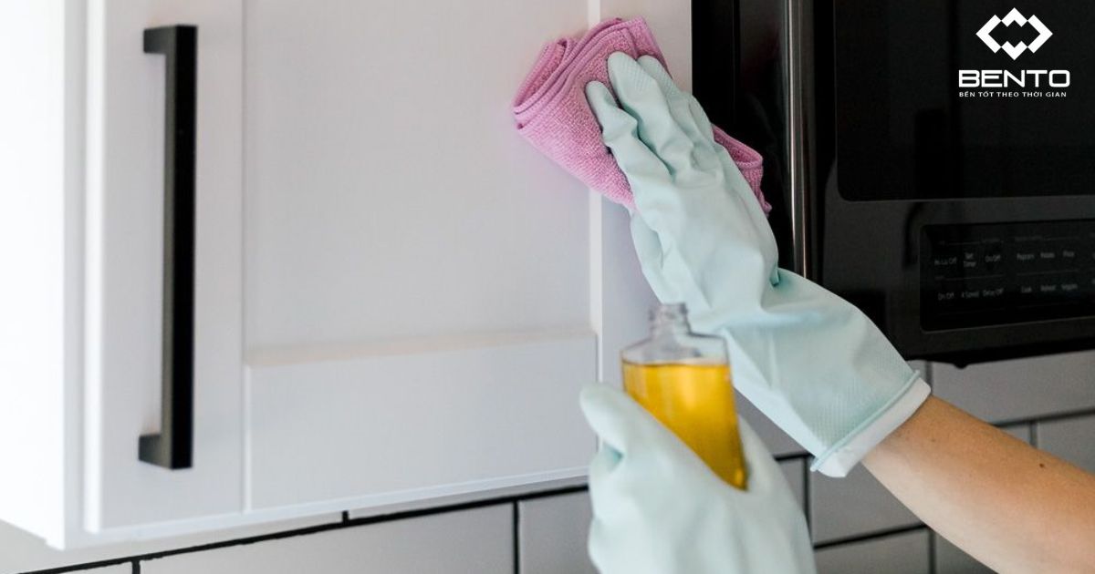 Các nhược điểm của tủ bếp nhựa và hướng dẫn vệ sinh đúng cách để tủ bền lâu
