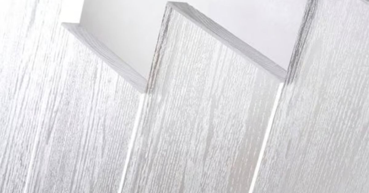 Cùng tìm hiểu các thương hiệu sản xuất tấm nhựa nội thất uy tín nhất 2026